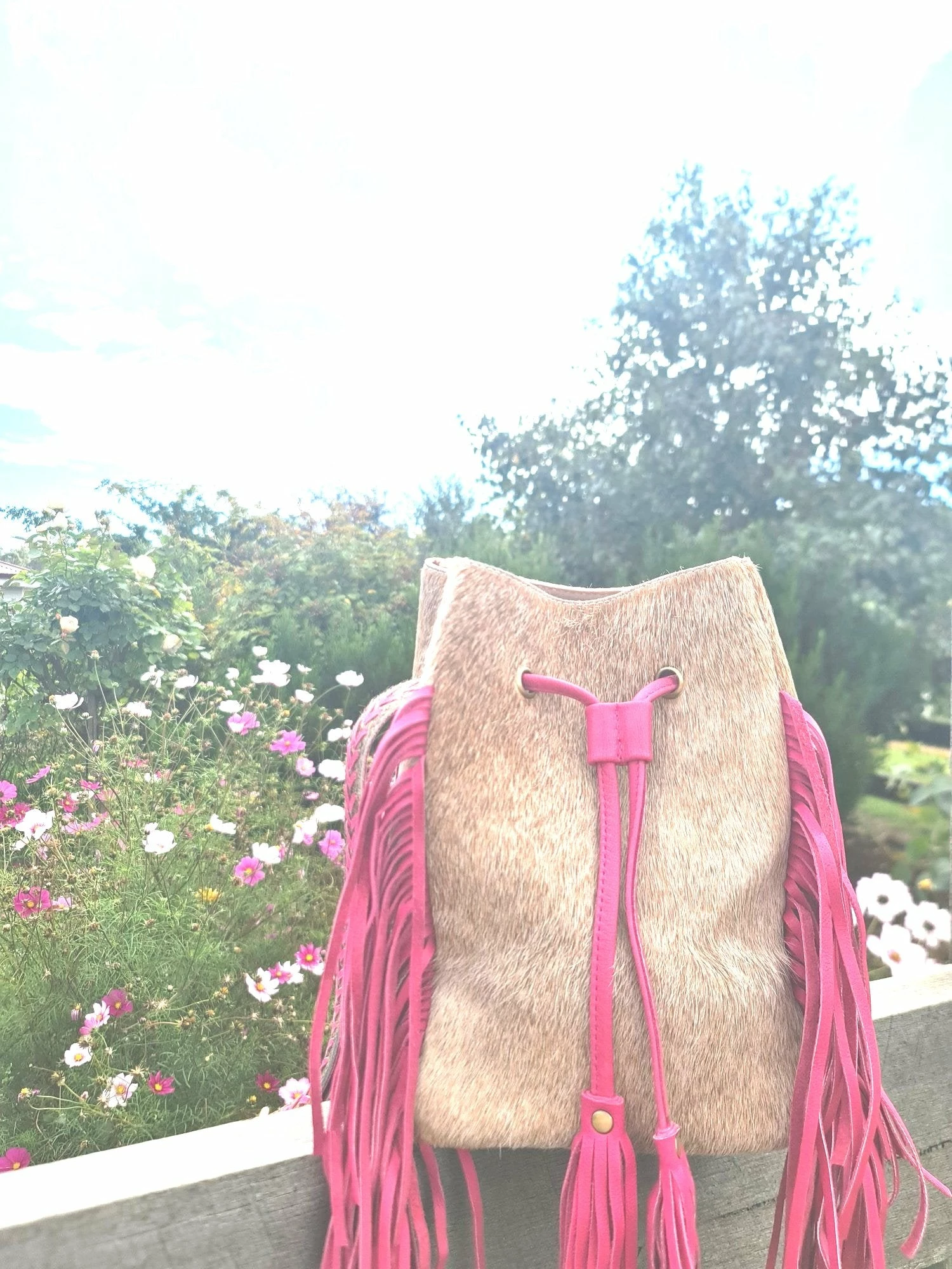 Cowgirl Cowhide Bag - Nat/Fuchsia 2 Cowgirl Cowhide Bag - Nat/Fuchsia - Image 2