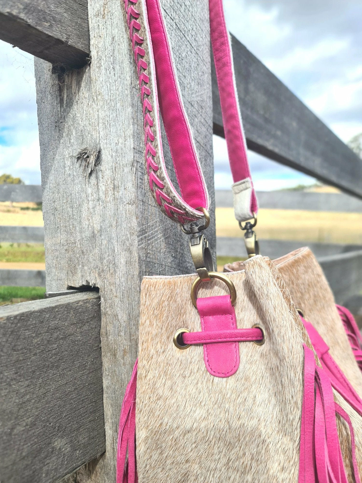 Cowgirl Cowhide Bag - Nat/Fuchsia 4 Cowgirl Cowhide Bag - Nat/Fuchsia - Image 4